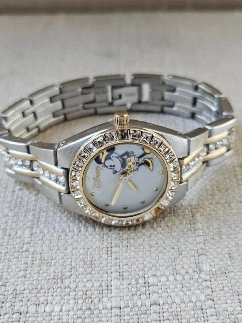 Disney Minnie Mouse Wristwatch Silver/Gold Tone Quartz Analog Wrist Watch